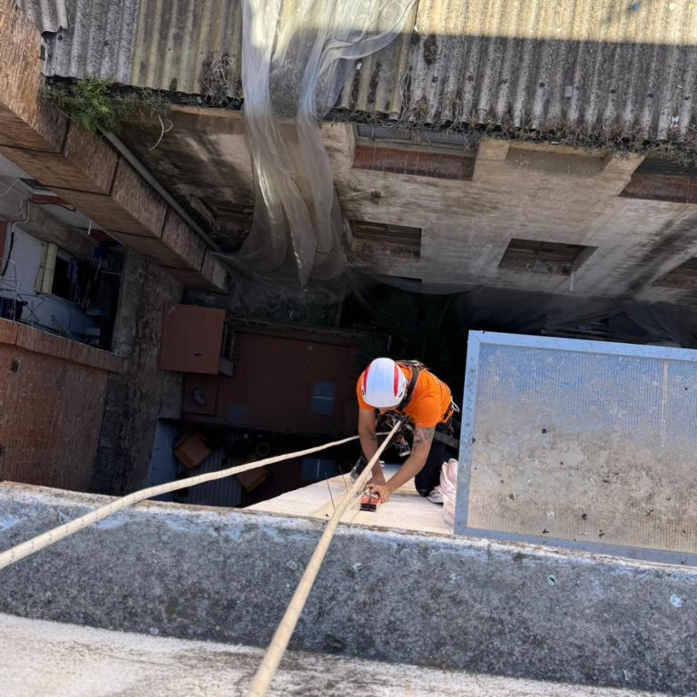 Trabajos verticales en Carrer de Sant Vicenç_02
