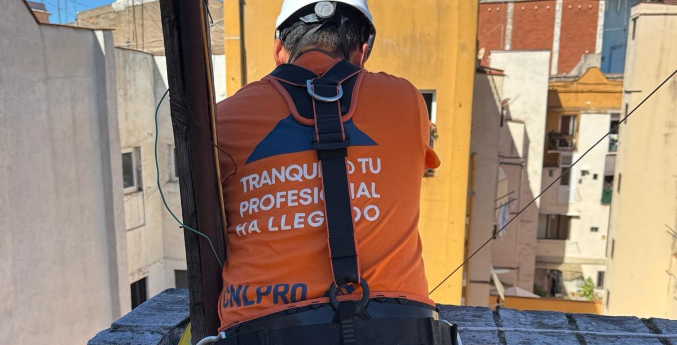 Trabajos verticales en Carrer de Sant Vicenç_05