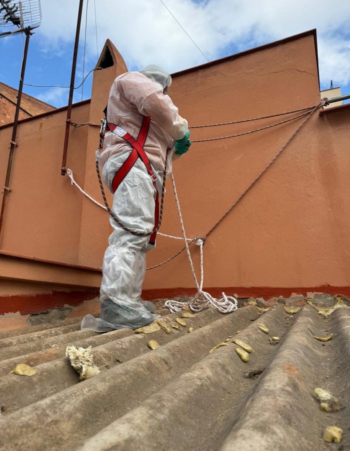 Durante nuestra rehabilitación de cubierta en Sant Andreu
